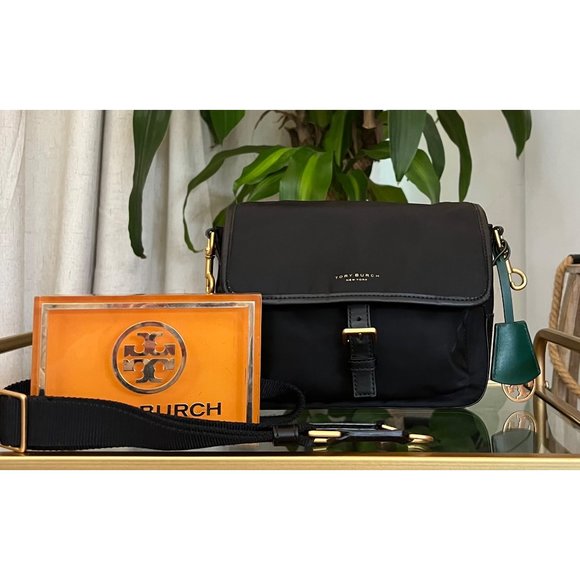 Tory Burch Handbags - ♦️♦️ AUTHENTIC TORY BURCH BLACK NYLON PERRY HANDBAG ♦️♦️